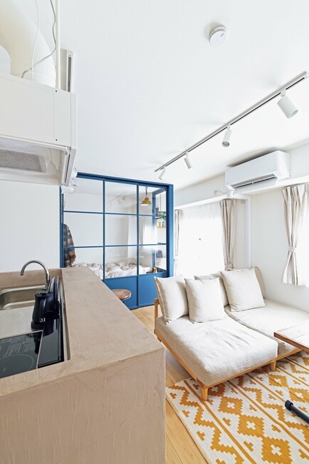 アイアンのような質感の建具