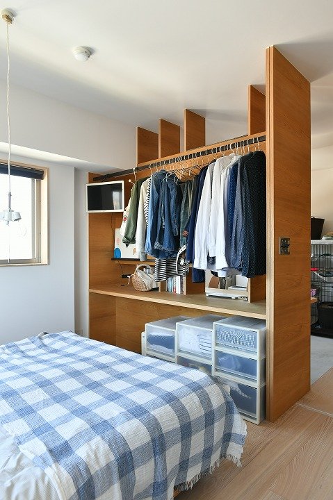 書斎の裏は寝室