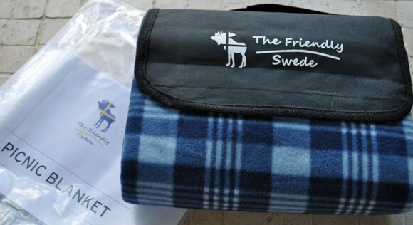 市販のレジャーシートも、やっぱり肌ざわり重視