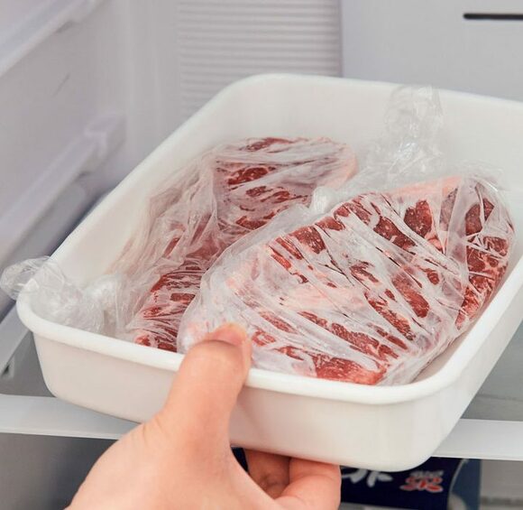 ドリップ防止には50 のお湯で 種類別 お肉のおいしい解凍ワザ Esseonline エッセ オンライン