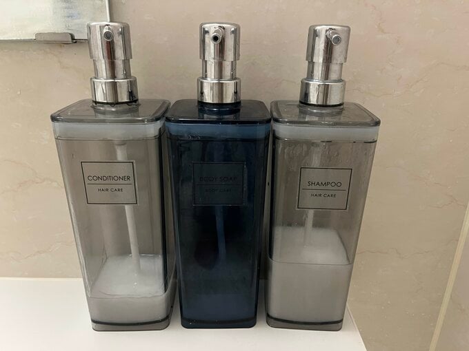 詰め替えボトル