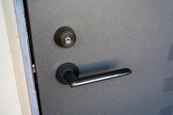 アパートの鍵あけます