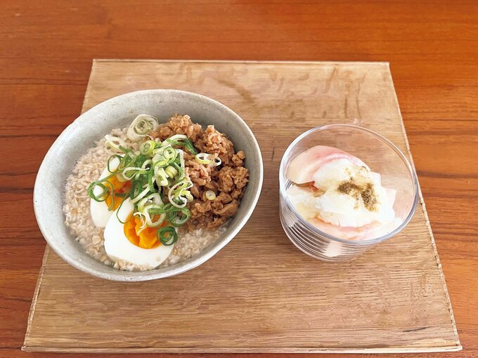 オートミールがゆの朝食