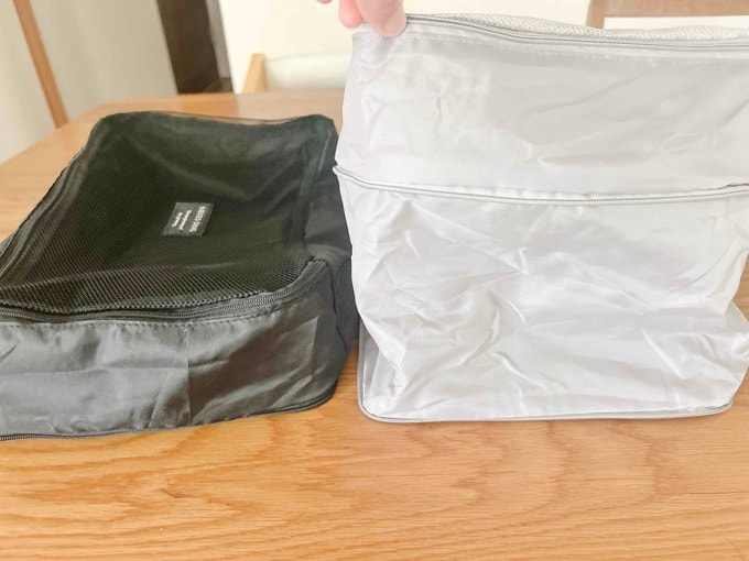 チャックを開ける