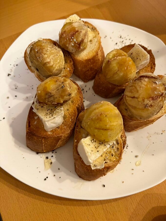 栗とカマンベールのブルスケッタ