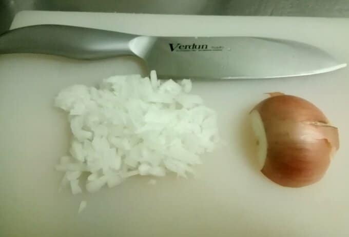 フードプロセッサーやブレンダーは便利な反面、取り出す手間も