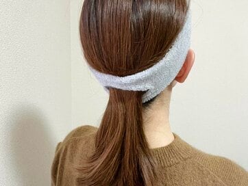 洗顔のときに髪が落ちてこないって快適。セリアの110円「後ろ髪が束ねられるヘアーバンド」が隠れた名品だった