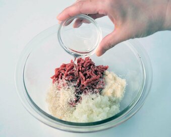 メインのおかずは味付け濃いめに！火がとおりやすい形に！夏のお弁当安心テク