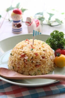 材料を混ぜるだけ！中華の巨匠も大絶賛のパラパラチャーハンが2分でできた！