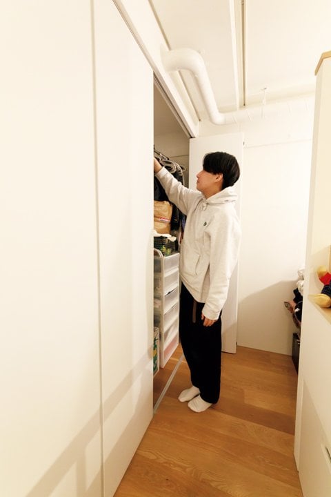 寝室の大型クローゼット