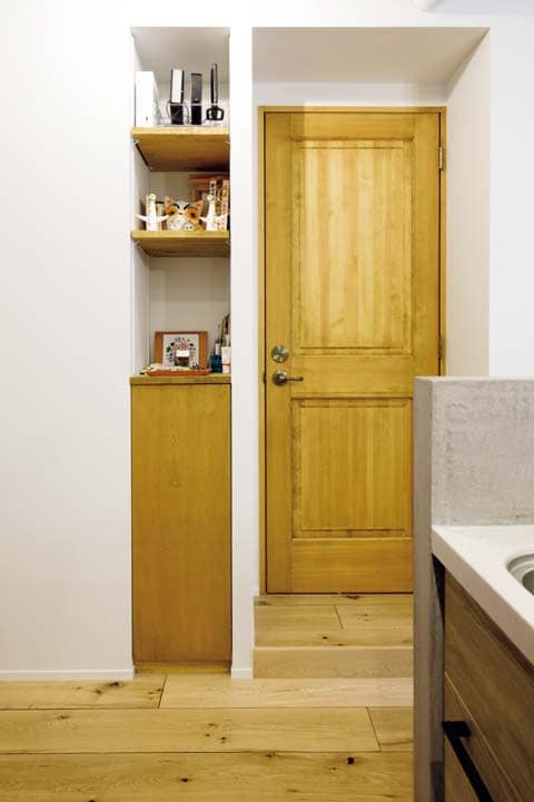 スリムなニッチ収納