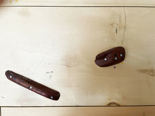 木製ホールドを取り付けた壁