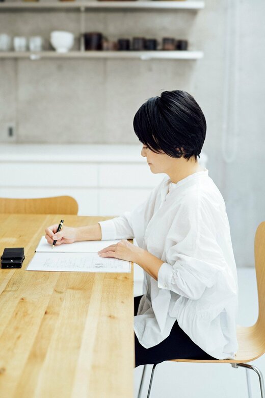 デスクワークをしている人