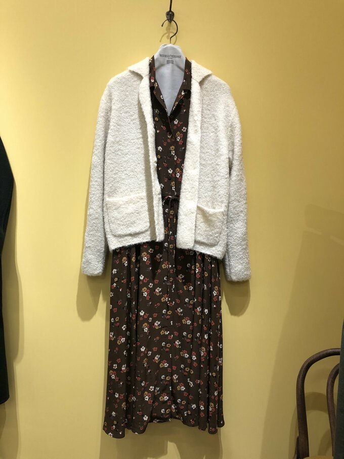 小花柄ワンピース