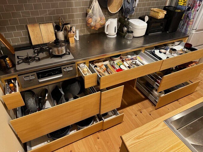 キッチンの壁側の収納