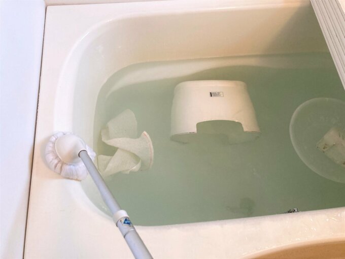 浴槽でオキシ漬け