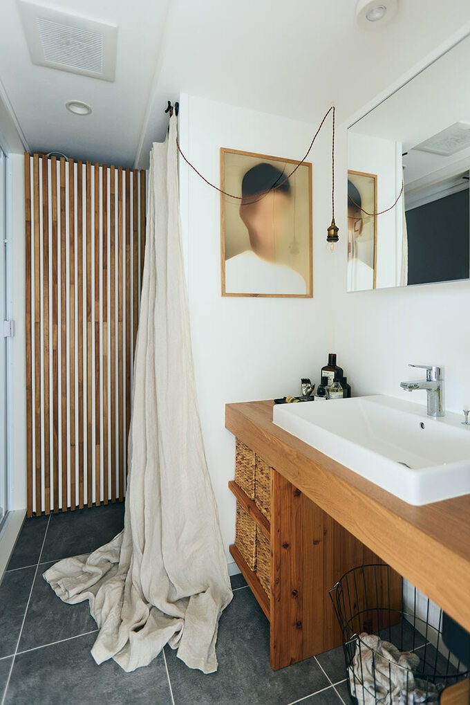 カーテンで隠す 