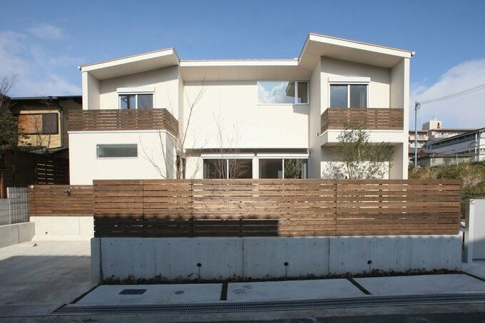 吹き抜けを介したリビング学習ができる家