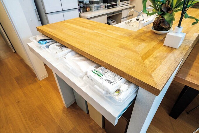 カウンター下にゴミ箱スペース