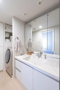 白で統一した洗面所