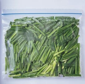 野菜を長持ちさせる冷凍保存テク。凍ったまま調理もできる