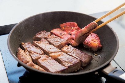 ドン・キホーテの食品売り場が楽しすぎ！分厚いステーキに約2kgのプリン