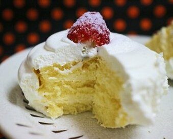 今年はいろんな味を楽しんじゃおう！ローソンのクリスマスケーキはミニサイズも