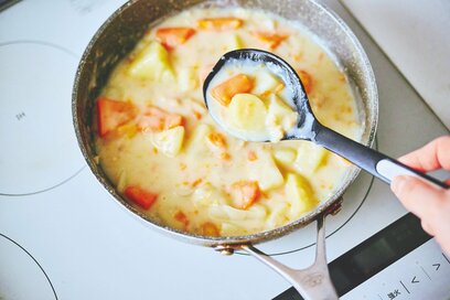 料理のプロが愛用するキッチンアイテム4選。調理から盛りつけまでこなす“シリコンスプーン”は必見