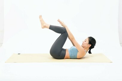 簡単なのにおなかがへこむ「つまぷる」体操。腰回りのお肉もすっきり