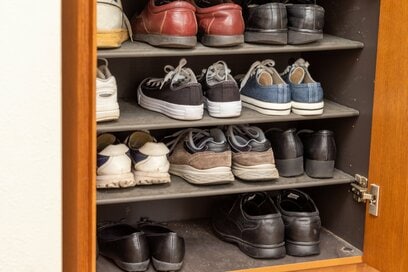 「靴箱の湿気対策」の見直しで玄関が快適に。カビとにおい発生のストレスから解放　