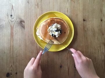 おせちの黒豆が変身！クリームチーズと合わせて朝食やおやつにいかが？
