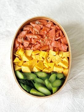 半調理で朝ラク弁当レシピ。【水】アスパラの肉巻き【木】そぼろ丼弁当