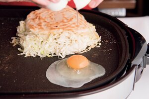 端で目玉焼きをつくる