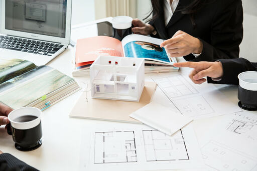 家づくりの相談。実例を見せてもらう