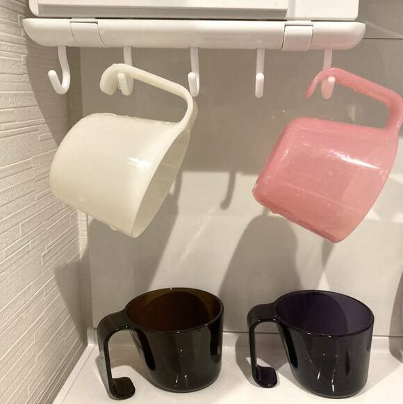 コップをつるして収納