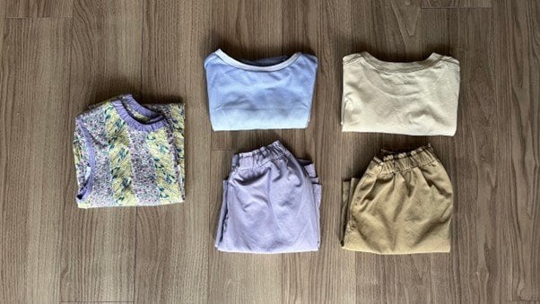 子どもの着替えはお気に入りを中心に。最大2〜3日分を