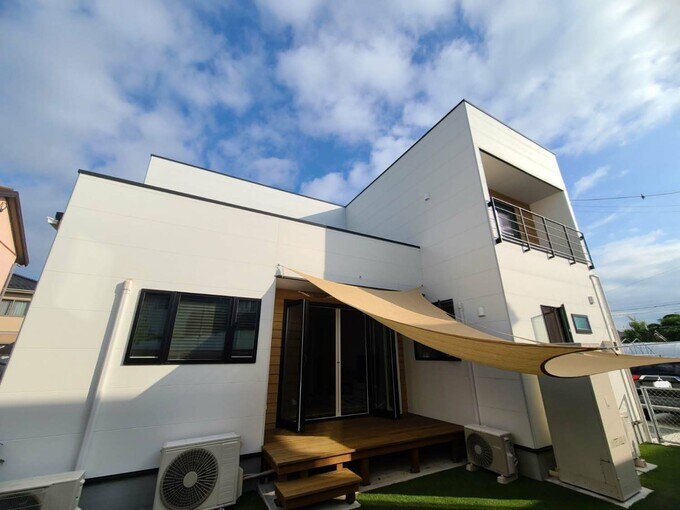 折り上げ天井の家の外観