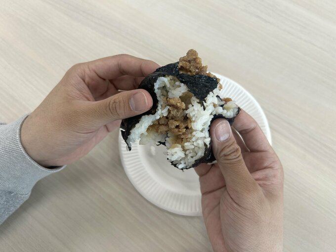 鶏そぼろ　割る