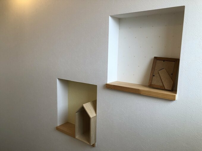 階段の途中にニッチ