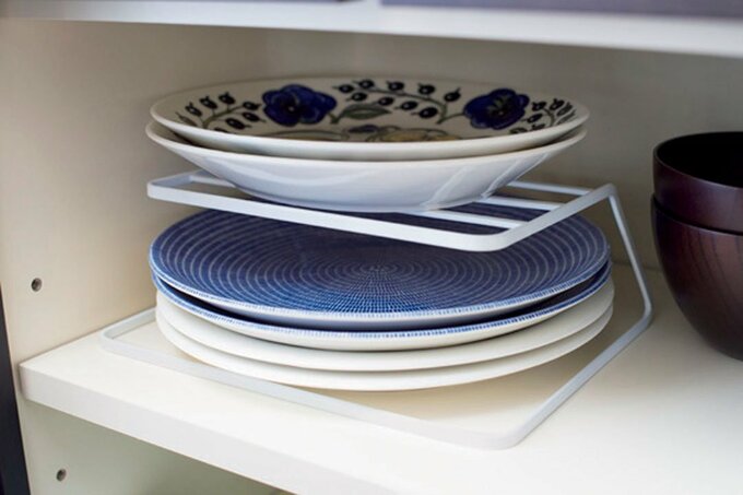 上下に分けて収納した皿