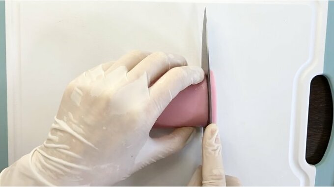  かまぼこを約5mm幅にスライス