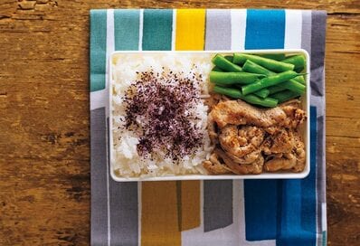 手間も時間も最小限！絶品「豚肉の塩コショウガ焼き弁当」