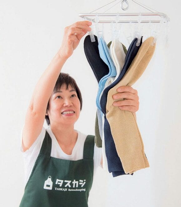 ピンチから靴下を外す