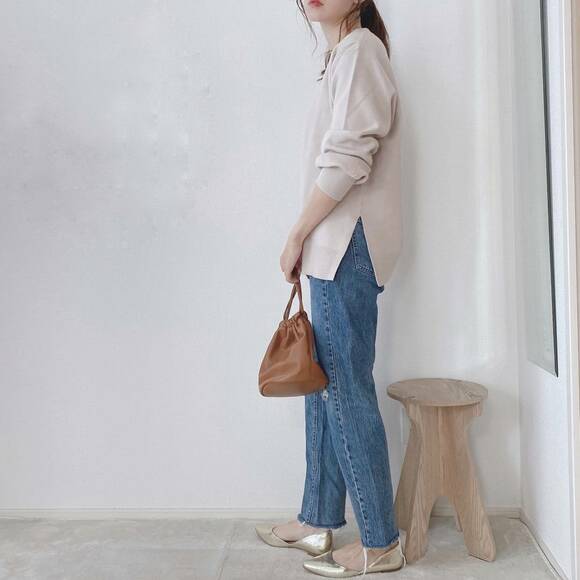 テーパードデニムと合わせたコーデ横