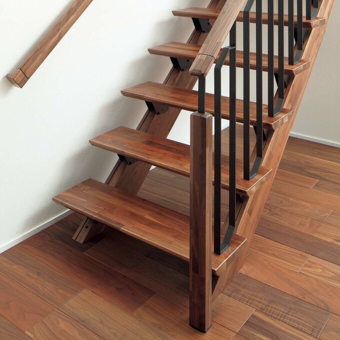 朝日ウッドテック「銘木無垢階段(シースルー階段)」