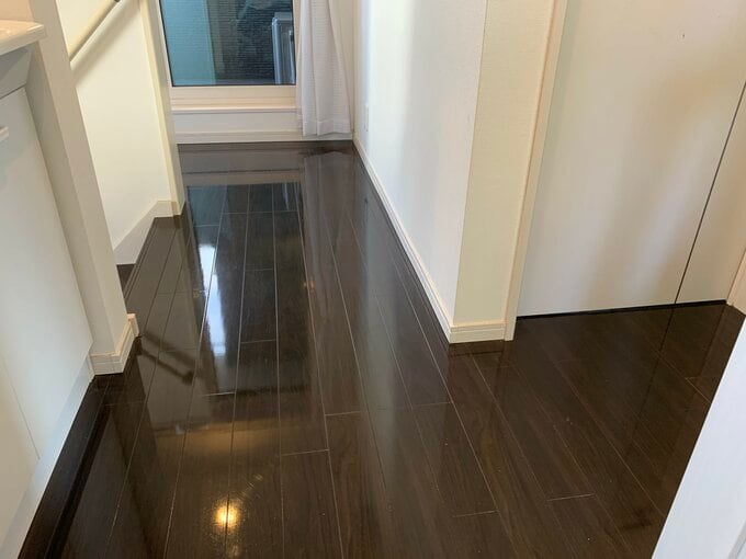 細部のホコリ汚れやキズが目立つようになっている