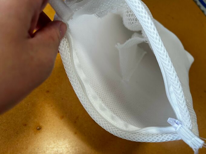 ダイソー「学童用上履き洗いネット」