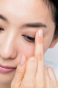 ベージュの1色使い