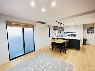 子育て中は散らかって当然。無理なく片づくコツは「大人のものだけ捨てる」こと