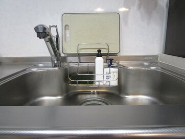 50代、キッチンで捨ててよかったもの。まな板立て、水きり板がストレスだったわけ